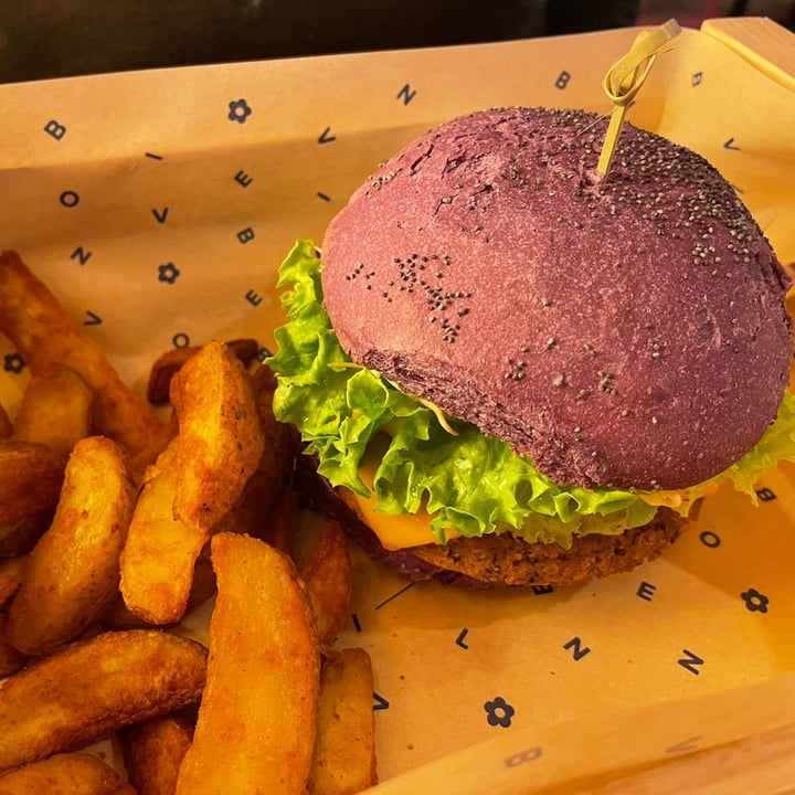 photo of Flower Burger Flower burger shared by @brcfnc on  19 Apr 2022 - review