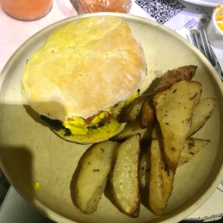 review photo of Artemisia Hamburguesa Vegana shared by @alegibert on 26 Jul 2021 - review