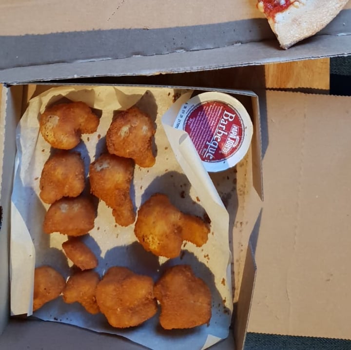 photo of Papa John's Pizza Cauli Wings shared by @londonveganista on  05 Jun 2020 - review