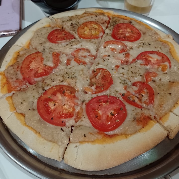 photo of Loving Hut Microcentro Pizza Napolitana shared by @bel123 on  02 Aug 2022 - review