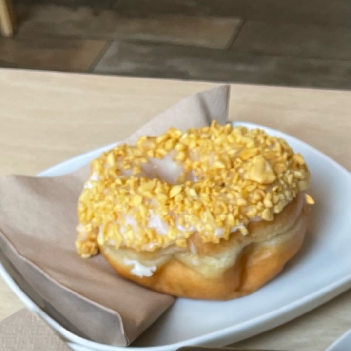 photo of Considerit White chocolate Doughnut shared by @davidgarciag on  28 Nov 2022 - review