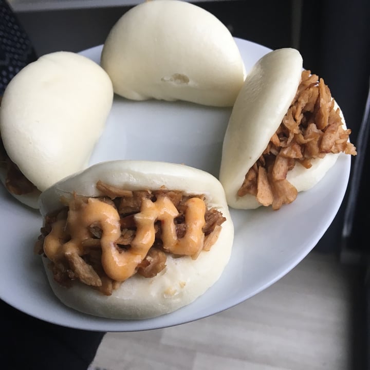 review photo of Linda McCartney's Vegetarian Pulled Pork Bao Bun Meal Kit shared by @veganphoebe on 02 Dec 2020 - review