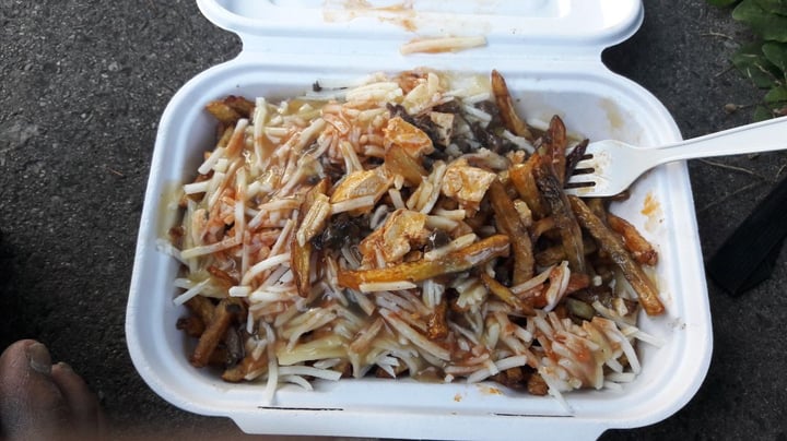 photo of Apiecalypse Now! Thundergun Suprême Poutine shared by @henroosterlover83 on  28 Sep 2019 - review