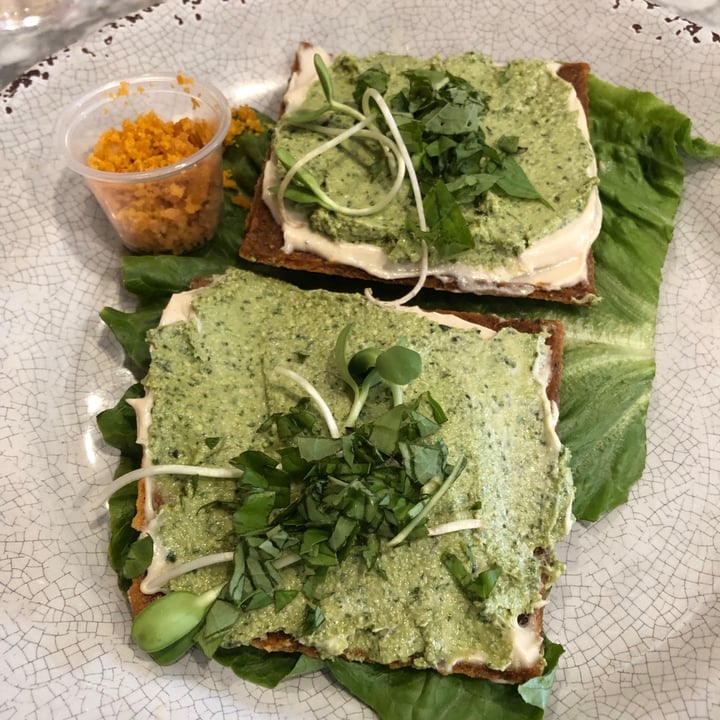 review photo of Greenwave Cafe Raw Italian Pizza shared by @ameisherry on 05 Jun 2021 - review