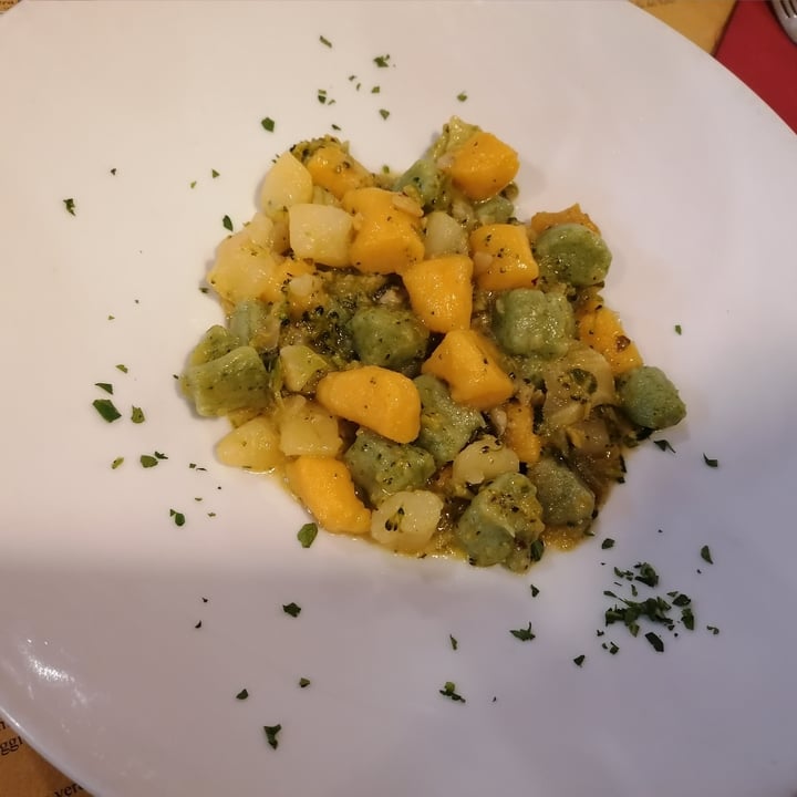 photo of Trattoria Baraldi Gnocchi Gialli E Verdi Con Broccoli, Patate E Peperoncino shared by @jessicarebeg on  13 Mar 2022 - review