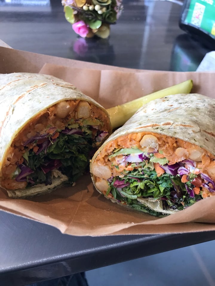 photo of Pickles & Swiss Vegan Garbanzo Kick shared by @camlho on  21 Mar 2019 - review