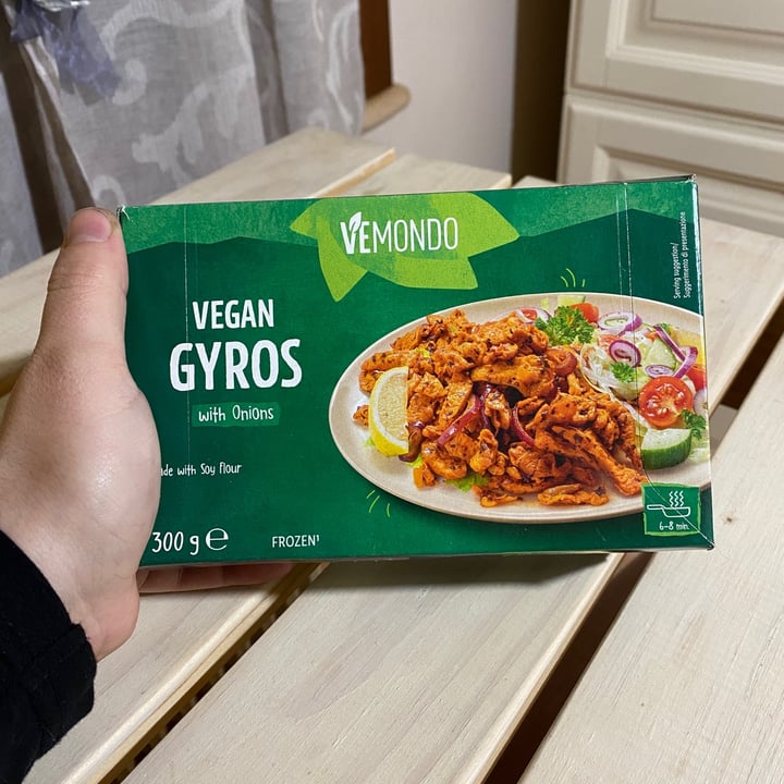 photo of Vemondo Vegan Gyros with Onions shared by @jacopoveghini on  28 Jan 2022 - review