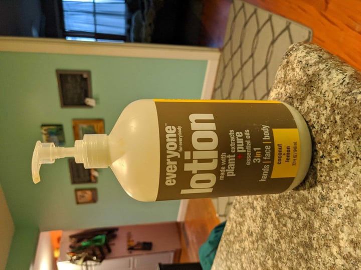 review photo of Everyone for Every Body 3 in 1 coconut + lemon shared by @farmanimalman on 26 Feb 2020 - review