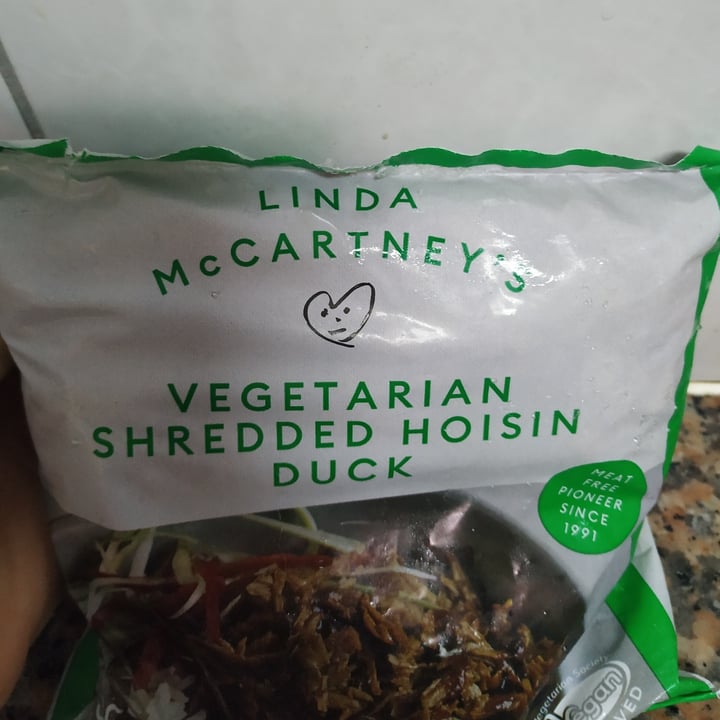 photo of Linda McCartney's Vegetarian Shredded Hoisin Duck shared by @marialorodrigues on  29 Nov 2022 - review