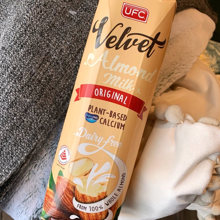 review photo of UFC Almond Milk Original shared by @lolahippie on 28 Sep 2022 - review
