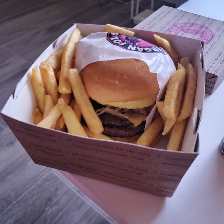 review photo of VEGAN FOX Hamburguesa Crispy shared by @giulianos on 01 Jun 2021 - review
