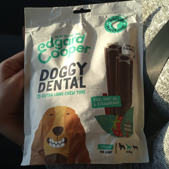 photo of Edgard & Cooper Stick dental Perros Fresa y menta shared by @titoherbito on  30 Nov 2020 - review