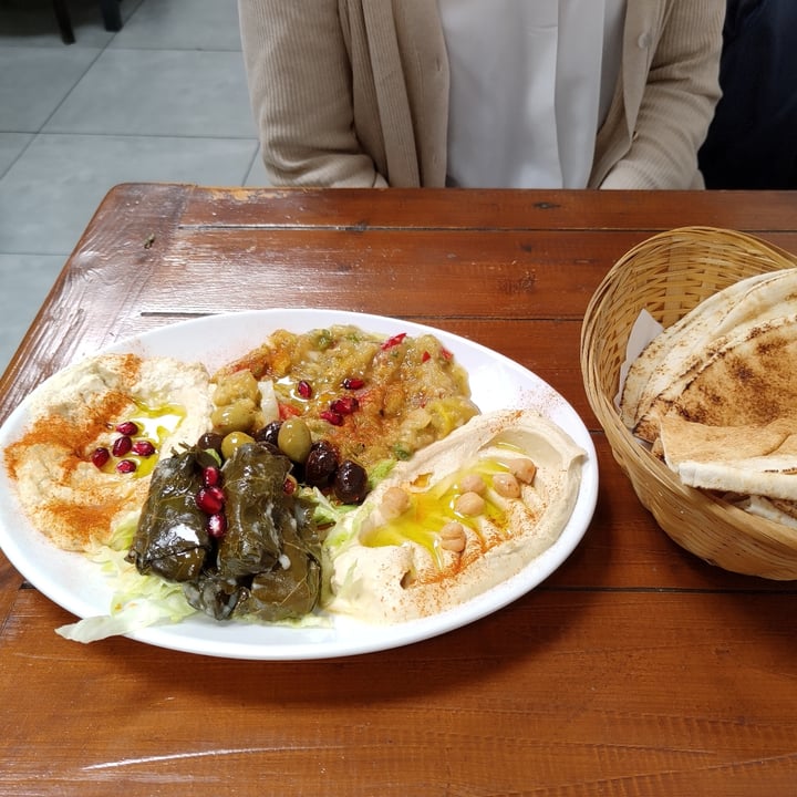 photo of Kan Zaman Cold Mezze Plate To Share shared by @bettazara on  04 May 2022 - review