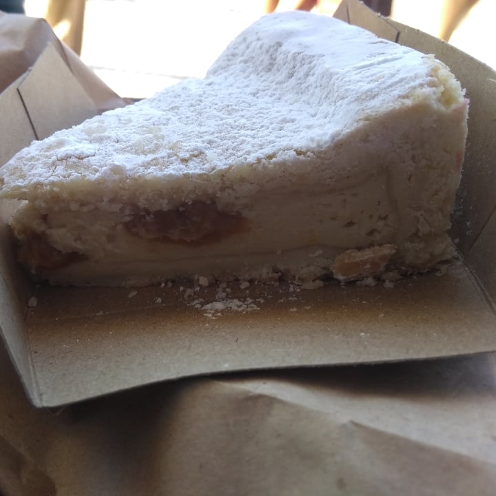 photo of Almacén De La Plaza Vegan Tarta de no-ricota shared by @belenrobles95 on  13 Dec 2020 - review