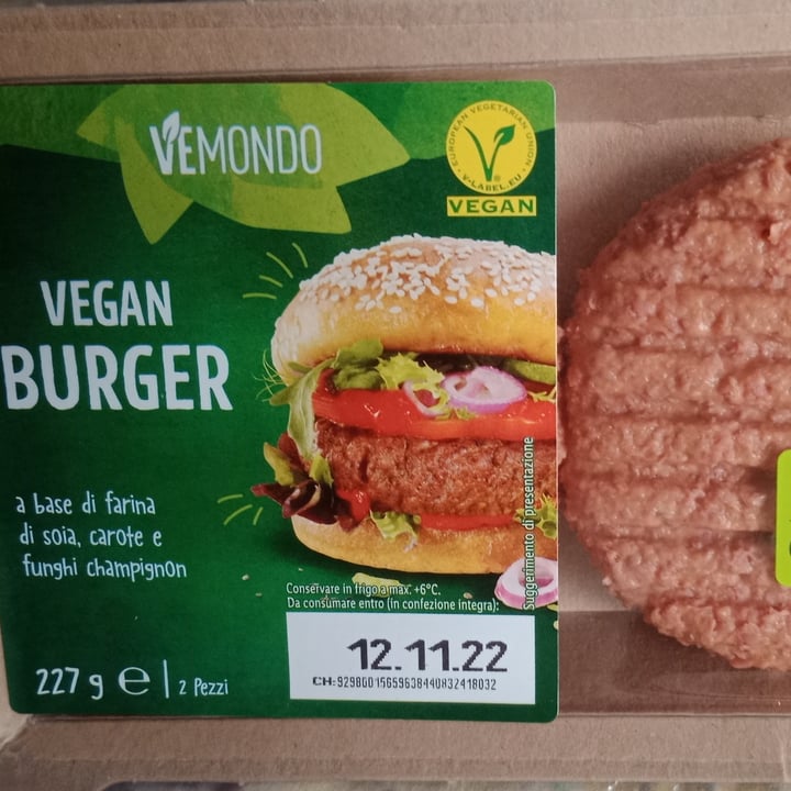 photo of Vemondo Vegan Burger shared by @lauragiovani on  10 Nov 2022 - review