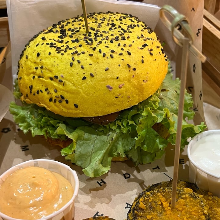 photo of Flower Burger Spicy Cecio shared by @samrumble95 on  14 Nov 2022 - review