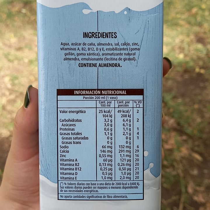 review photo of La SerenĂsima Leche de Almendras Vegetal shared by @caroyebra on 17 Feb 2021 - review