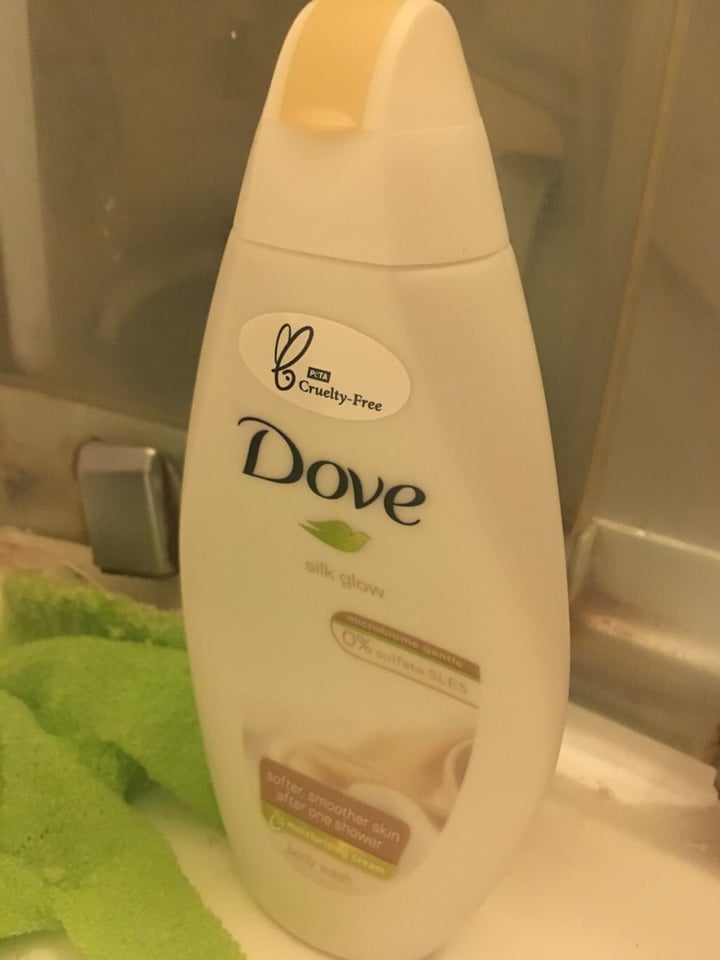 photo of Dove Dove Body Wash shared by @velvetveganworld on  27 Apr 2020 - review