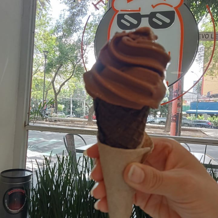 photo of fakc-yeah Helado shared by @akahai on  20 Jun 2022 - review