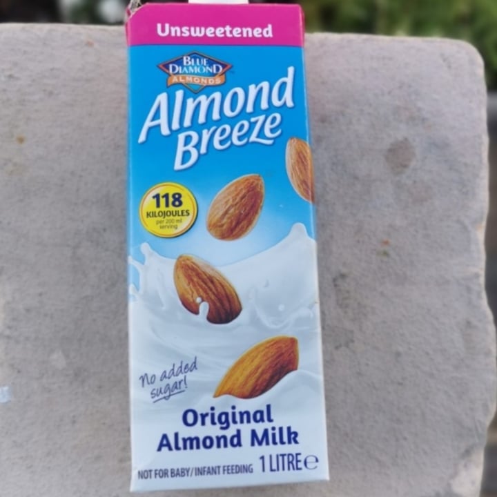 review photo of Blue Diamond Almond breeze unsweetened shared by @kapina on 20 Feb 2022 - review