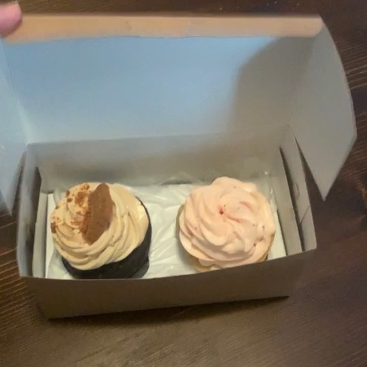 photo of Cashew Chocolate Biscoff Cupcake shared by @christajosie86 on  05 Aug 2020 - review