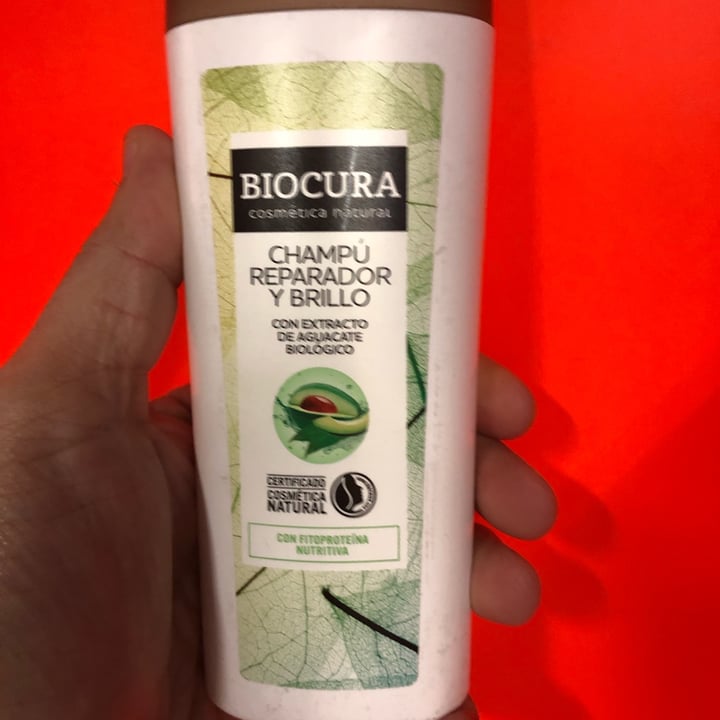 photo of Biocura Champú Reparador y Brillo shared by @neil on  29 Dec 2021 - review