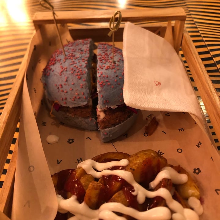 review photo of Flower Burger Puffi Burger shared by @alessandratesta on 12 Jul 2022 - review
