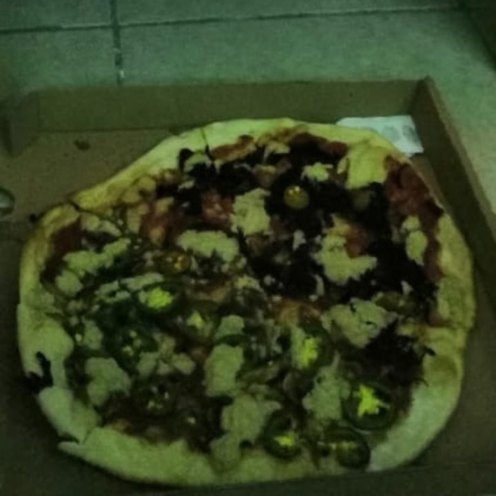 photo of Pizzería "La Ardilla amarilla" Pizza shared by @jessieurbina on  05 Apr 2021 - review