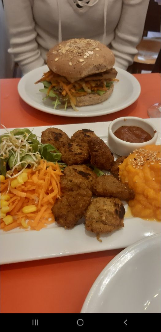 photo of COCONARANJA tienda & resto Albondigas veganas shared by @nahiraixa on  22 Feb 2020 - review
