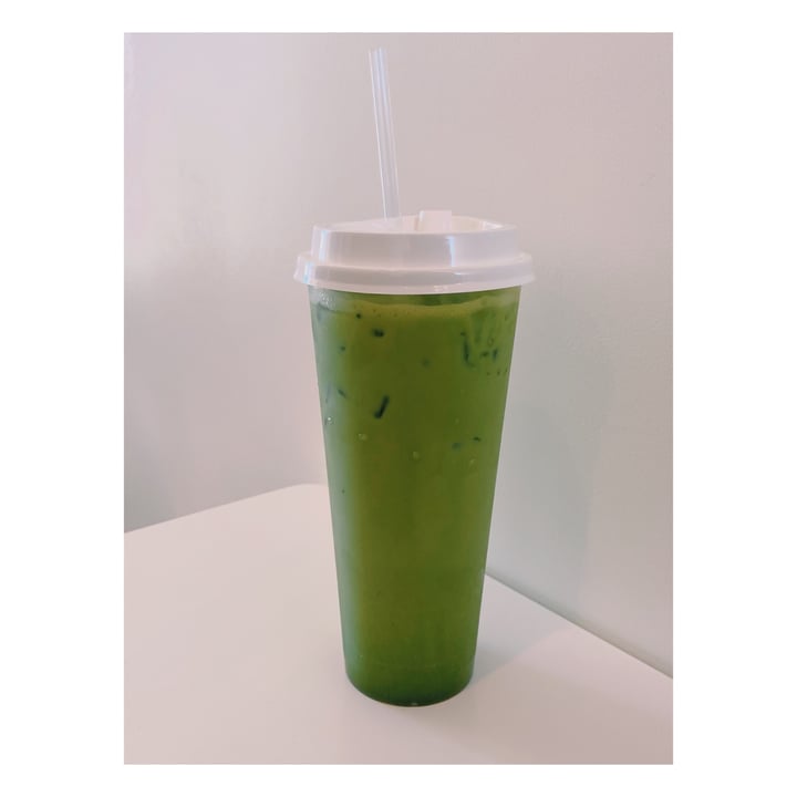 photo of Coffee & Water Lab Matcha Latte (Oat Milk) shared by @groovyjunebug on  31 Jul 2021 - review