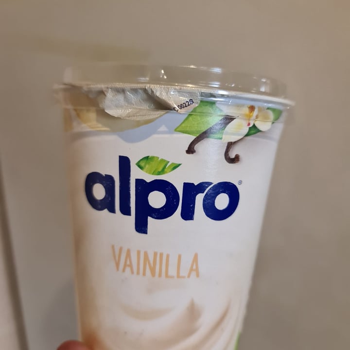 photo of Alpro Yogurt de soja sabor vainilla shared by @ceciliaalba on  03 Jan 2021 - review