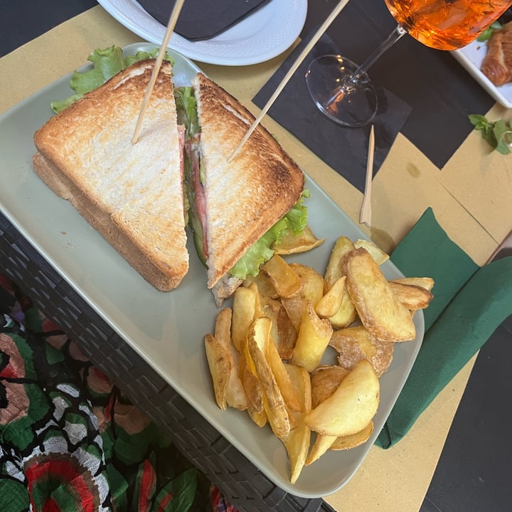 photo of Ristorante Pour Parler Sandwich Veggie shared by @giuliettaveg on  03 Sep 2022 - review