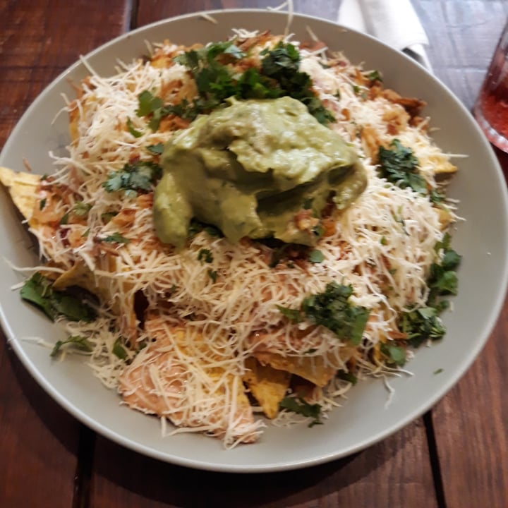 review photo of Vegan Junkies Loaded Nachos shared by @bernardorebelo on 09 Nov 2021 - review