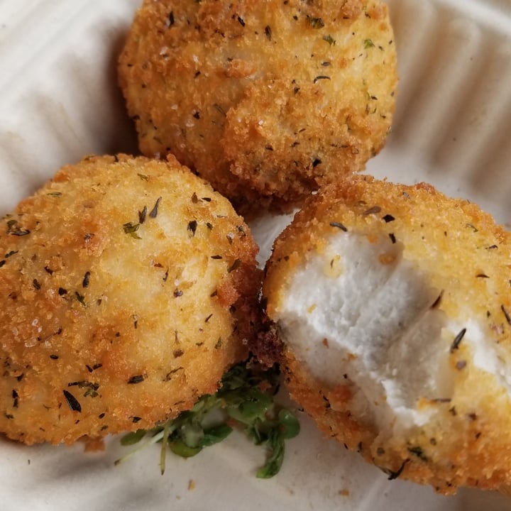 photo of Modern Love Fried mozzarella shared by @tracyrocks on  11 May 2021 - review