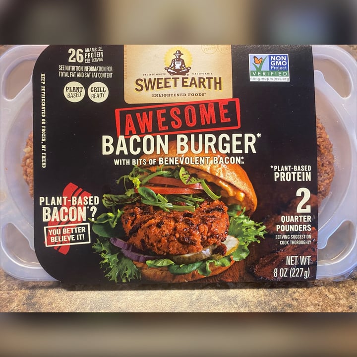 photo of Sweet Earth Awesome Bacon Burger shared by @merelymarlo on  05 Jun 2022 - review