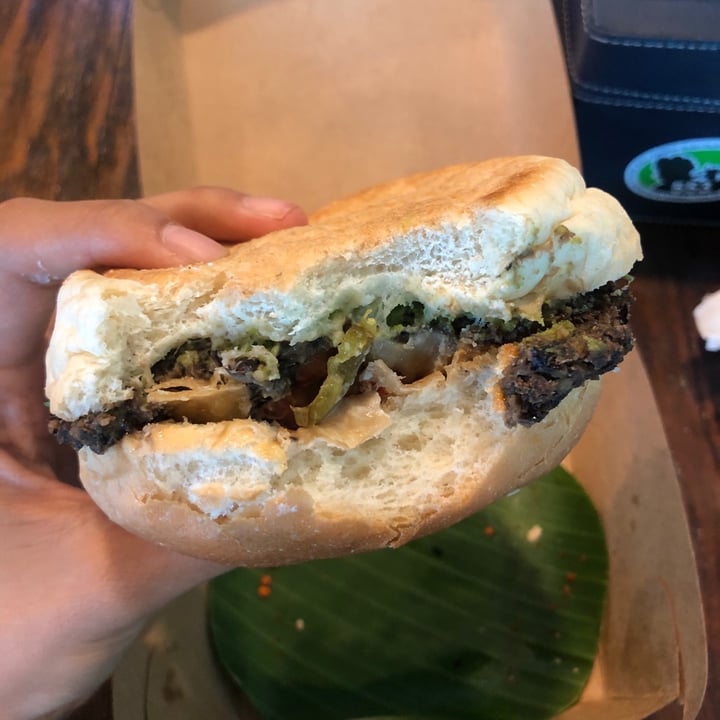 photo of Plant Cartel Black Bean Burger shared by @firtualog on  10 Dec 2019 - review