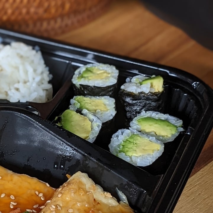 photo of MOMO Sushi Avocado Roll shared by @iszy on  07 Jul 2022 - review