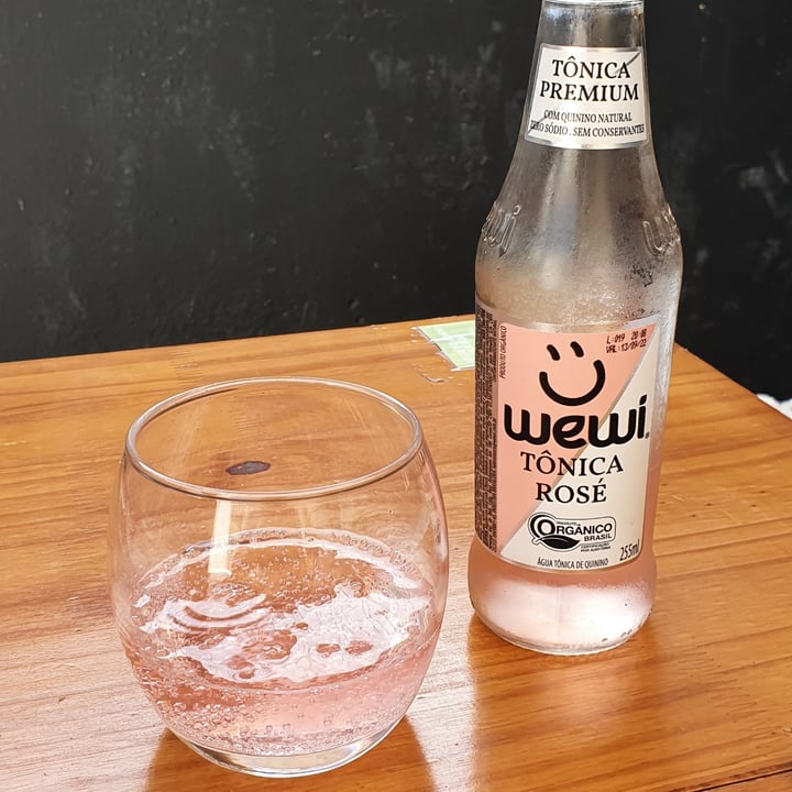 photo of Wewí Tônica Rosé shared by @klads on  05 Oct 2021 - review