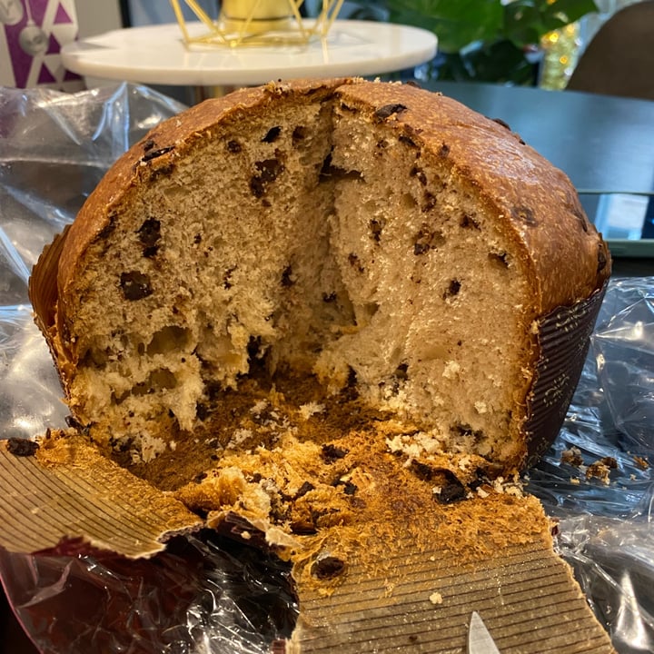 review photo of Mindful Bites Chocolate Panettone Veganettone shared by @marshallmarzia on 08 Dec 2021 - review