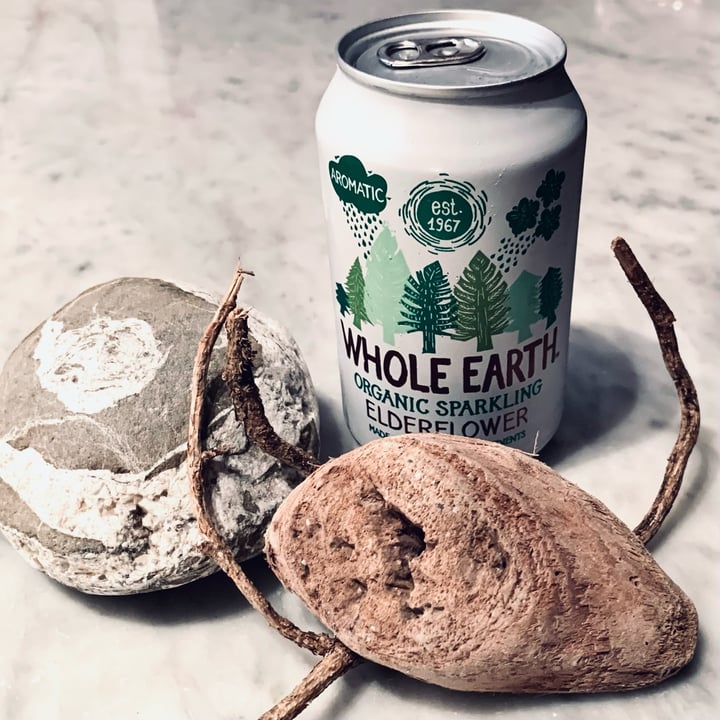 photo of Whole Earth Organic Sparkling Water Elderflower shared by @calcabrina on  03 Sep 2022 - review