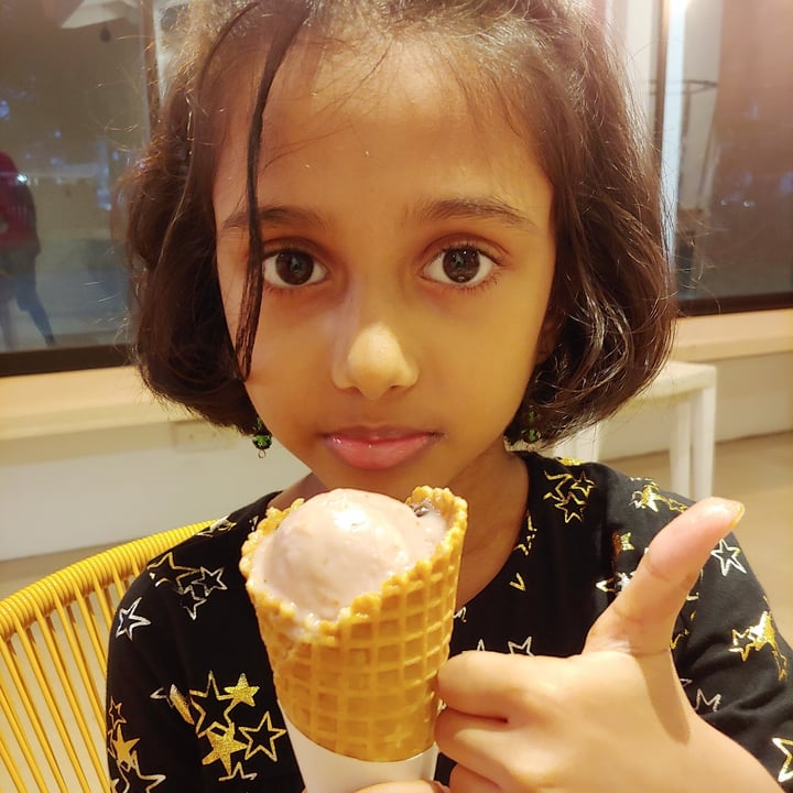 photo of WS Deli Experience Store Strawberry ice cream shared by @veganvedika on  07 Jul 2020 - review