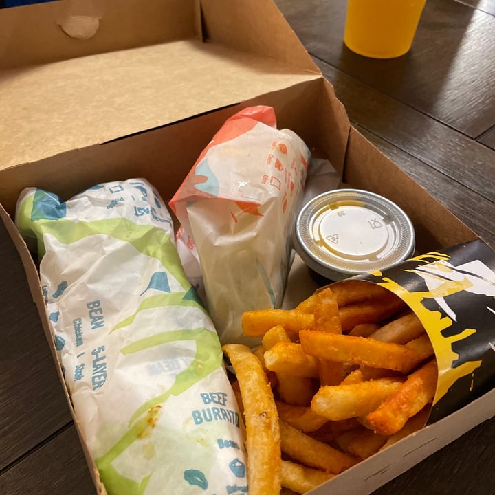 photo of Taco Bell Taco Bell shared by @jadenagle on  13 May 2022 - review