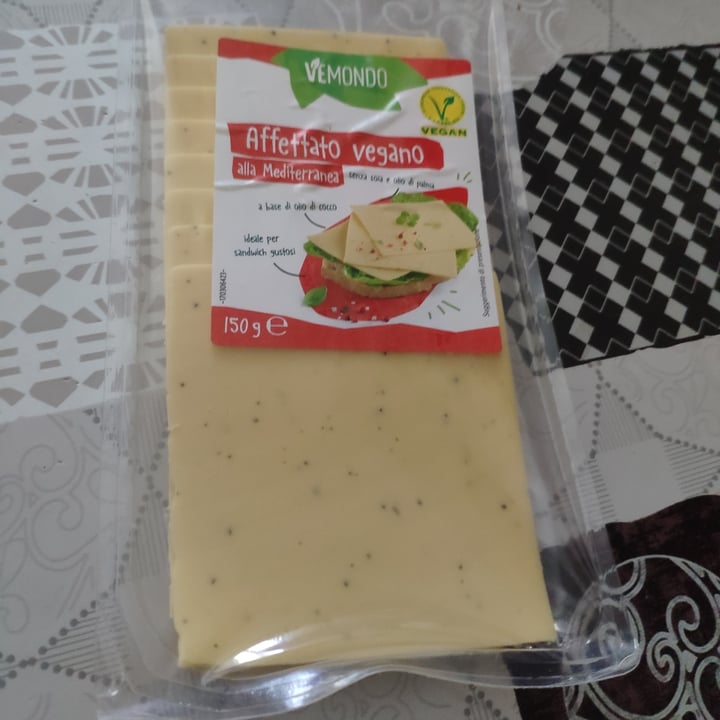 photo of Vemondo  Affettato Vegano Alla Mediterranea shared by @maax on  10 Aug 2022 - review