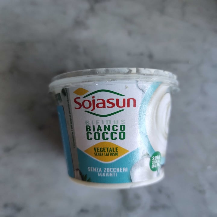 photo of Sojasun yogurt al cocco shared by @marilumaria on  25 Aug 2022 - review