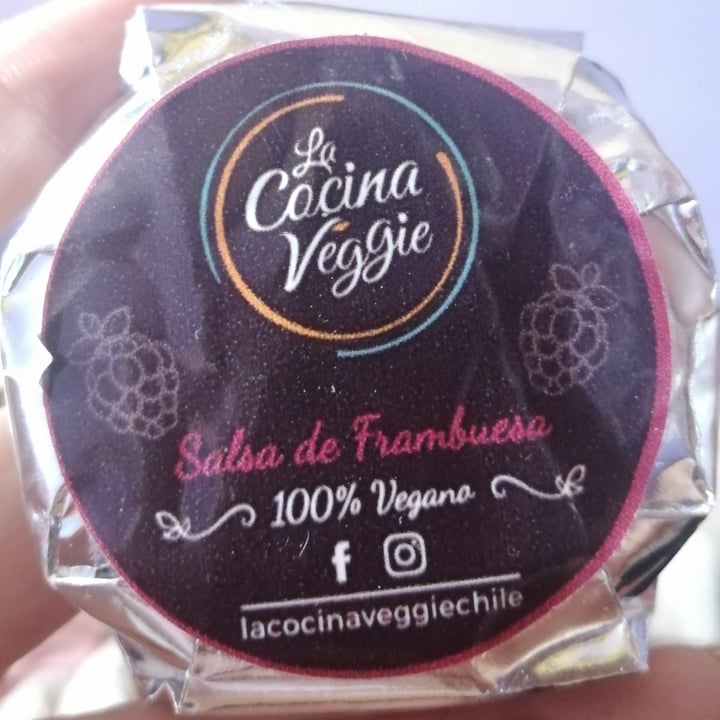 review photo of La Cocina Veggie Alfajor de Crema de Mani con salsa de Frambuesa shared by @eyleenfernanda on 08 Oct 2020 - review