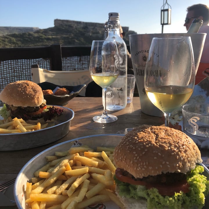 photo of Singita Miracle Beach Vegan Burger shared by @annemarie on  05 Nov 2022 - review