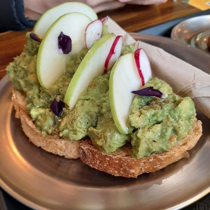 review photo of Cigaló Specialty Coffee Avocado toast shared by @sol1991 on 05 Jun 2022 - review