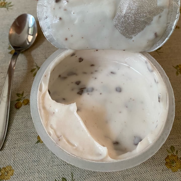 photo of Alpro Absolutely Coconut Stracciatella shared by @michelavegan on  22 Sep 2022 - review