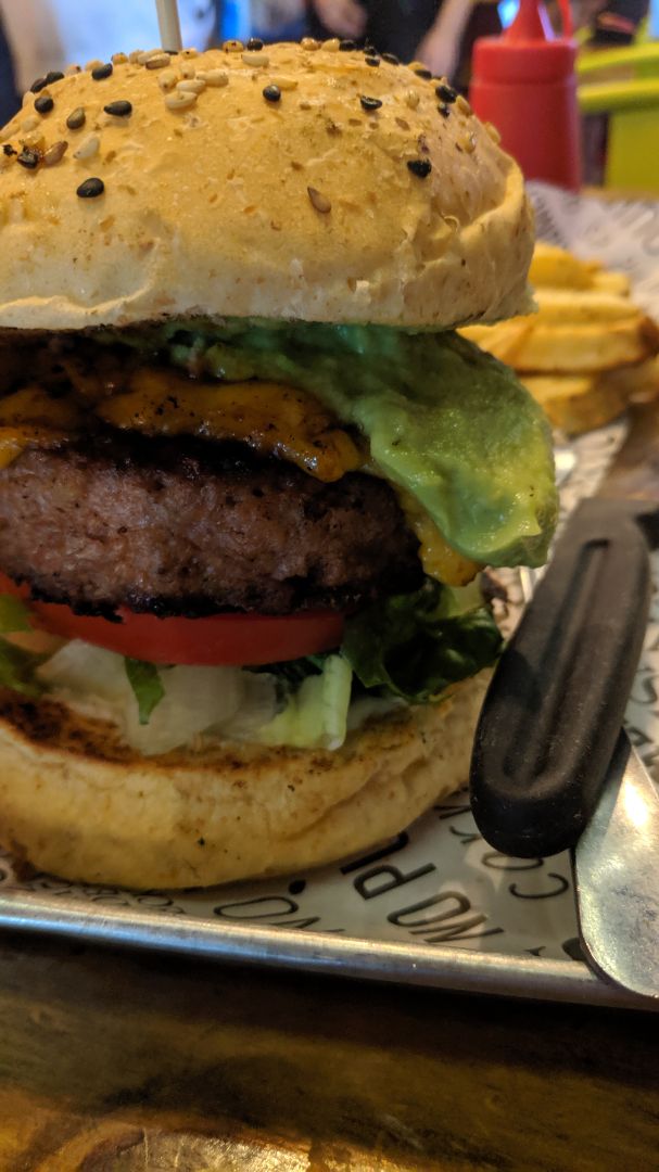 photo of Revolucion Verde Beyond Burger shared by @edgaarjmz on  22 Dec 2019 - review