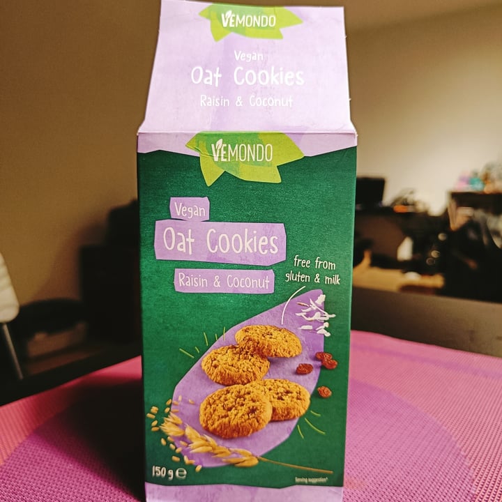 photo of Vemondo Vegan Oat Cookies Raisin & Coconut shared by @headlessdoll on  25 Nov 2021 - review